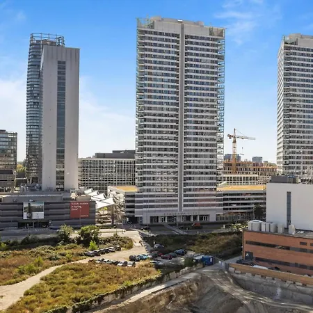 Metropolis Downtown, Balcony, Ac & Free Parking *
